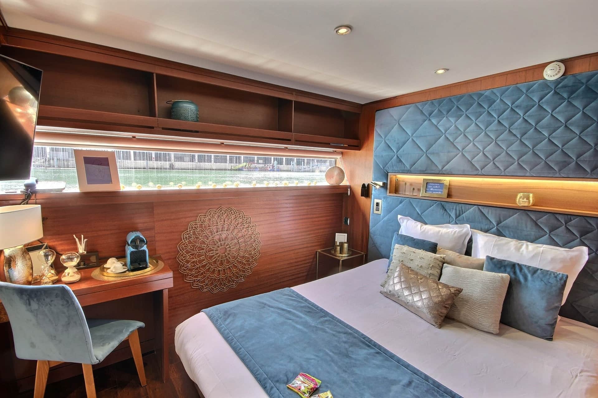 VIP Paris Yacht Hôtel