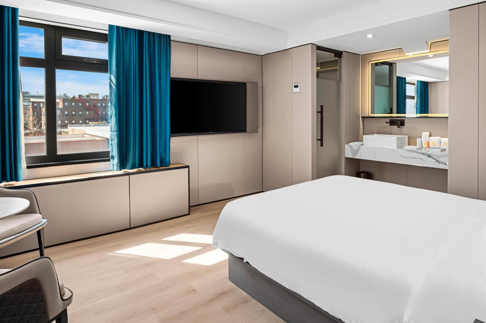 LY New York Hotel