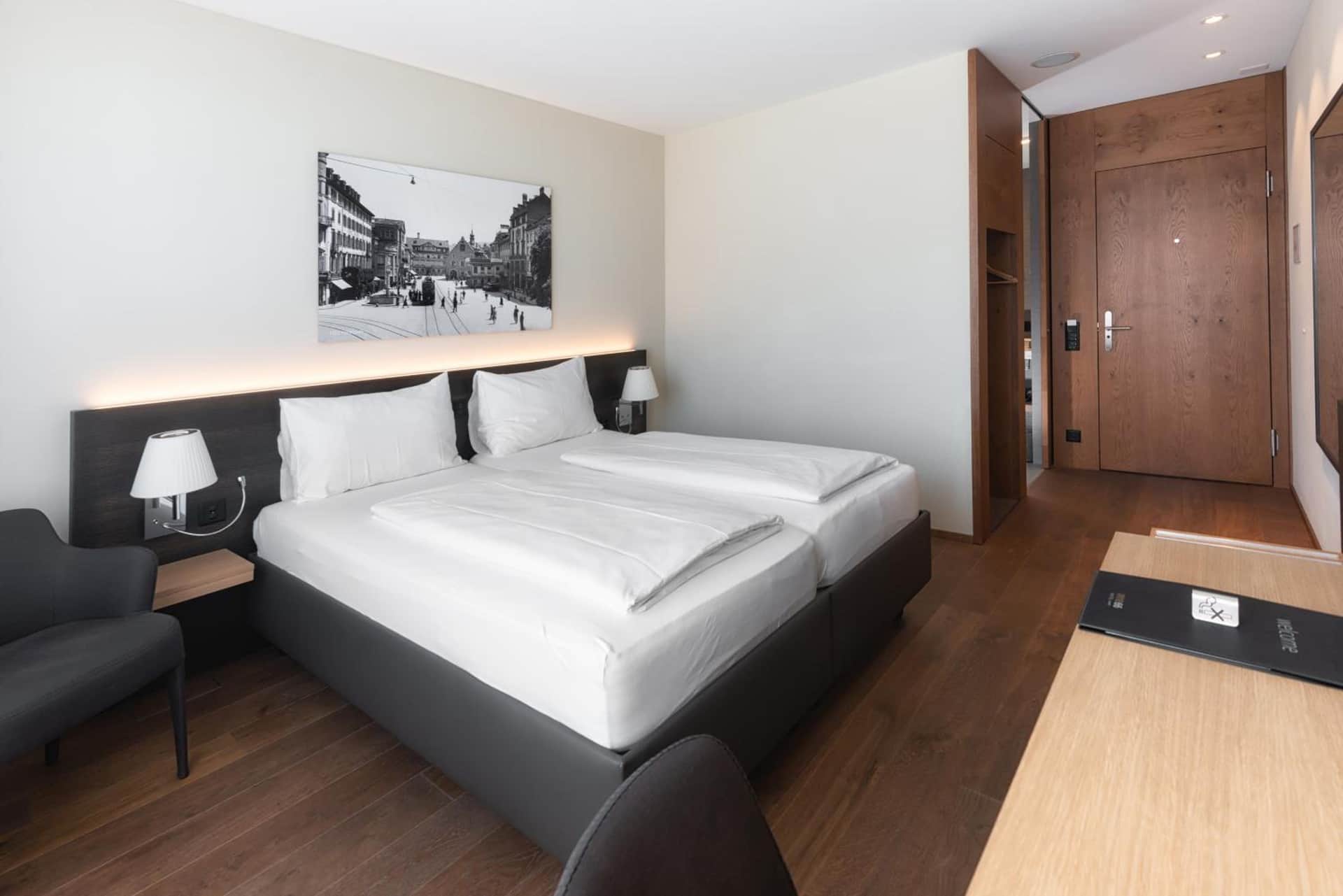 Hotel one66