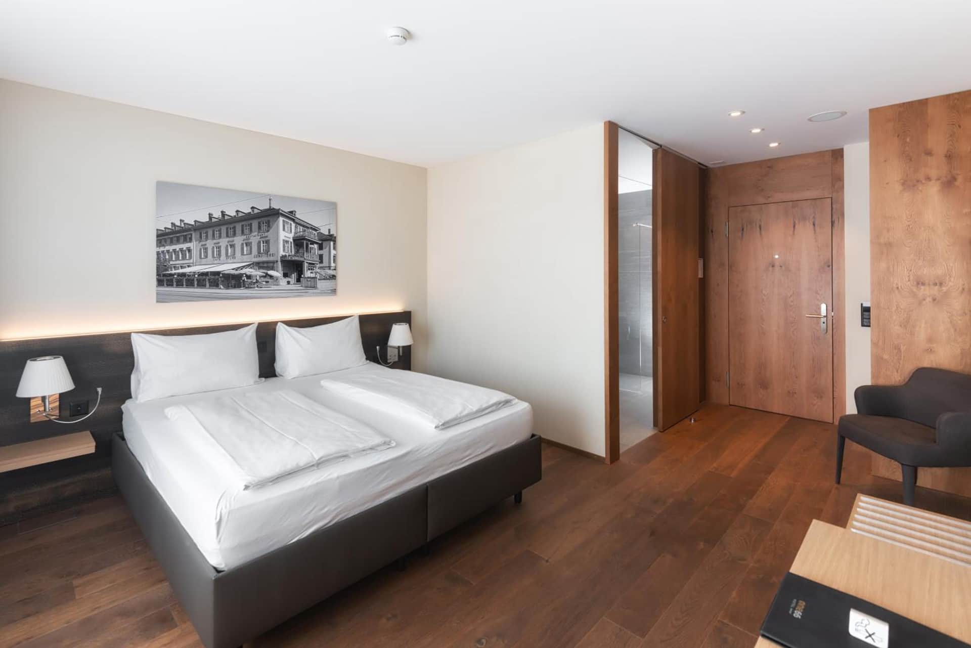 Hotel one66