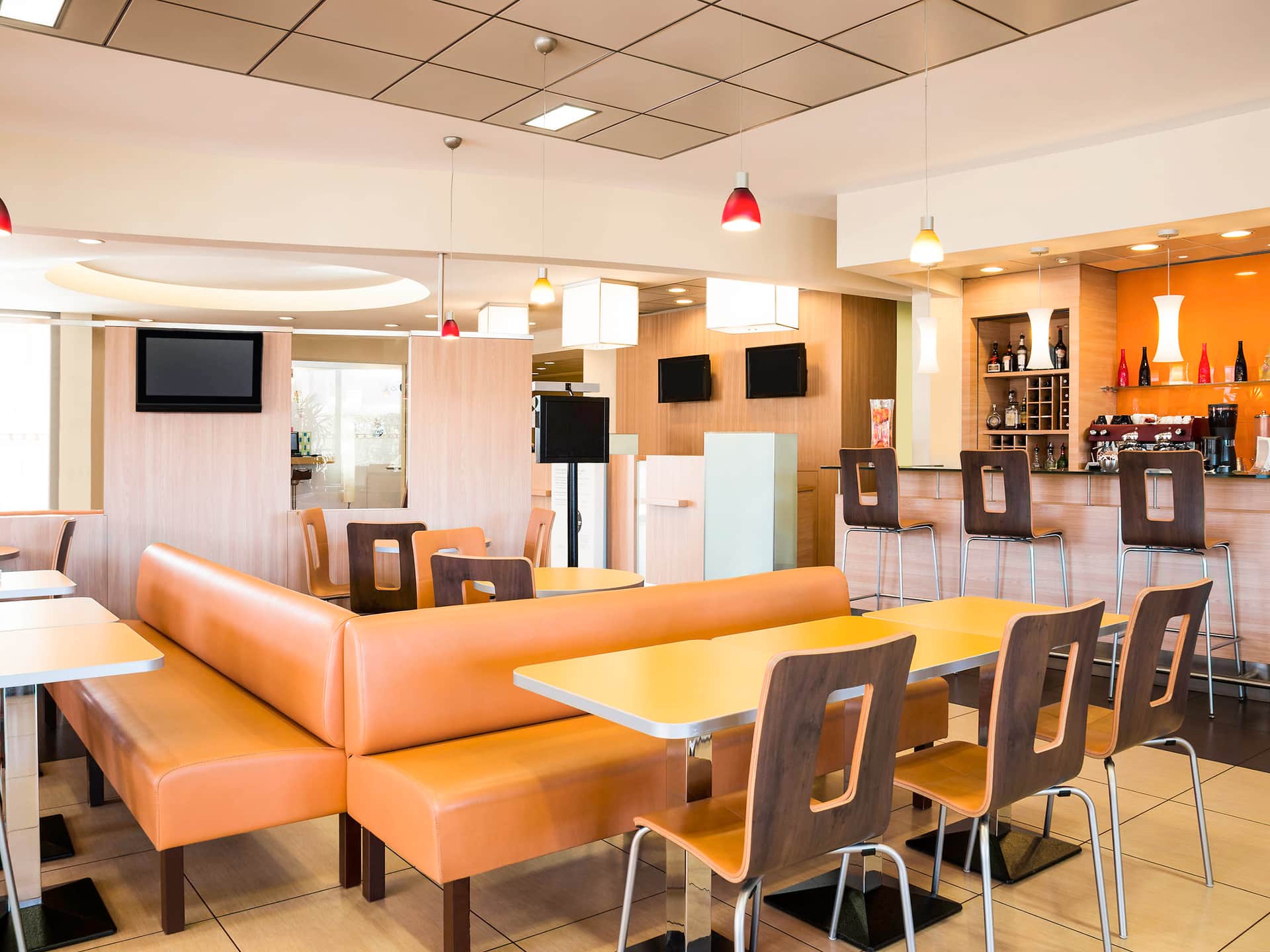 ibis Como