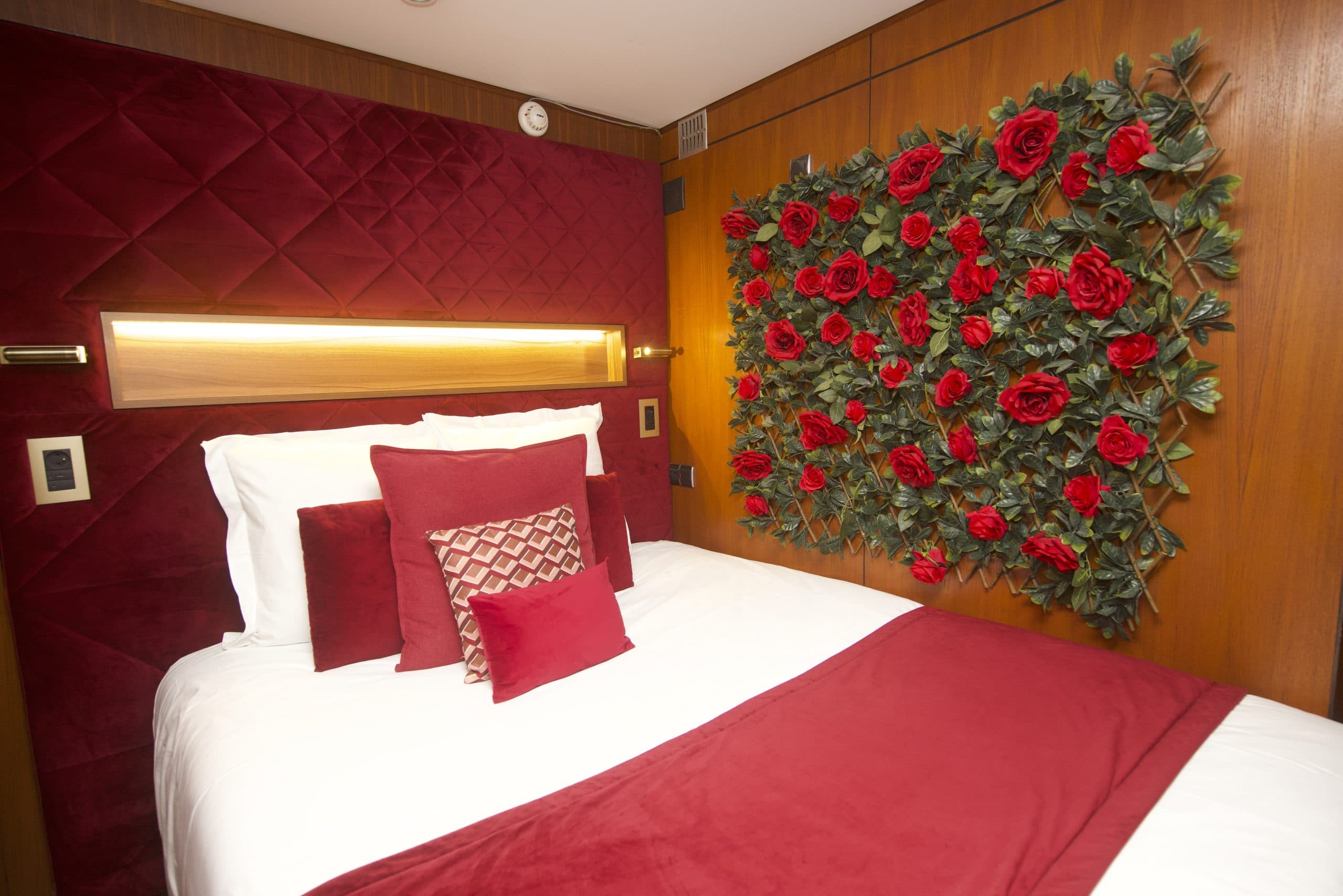 VIP Paris Yacht Hôtel