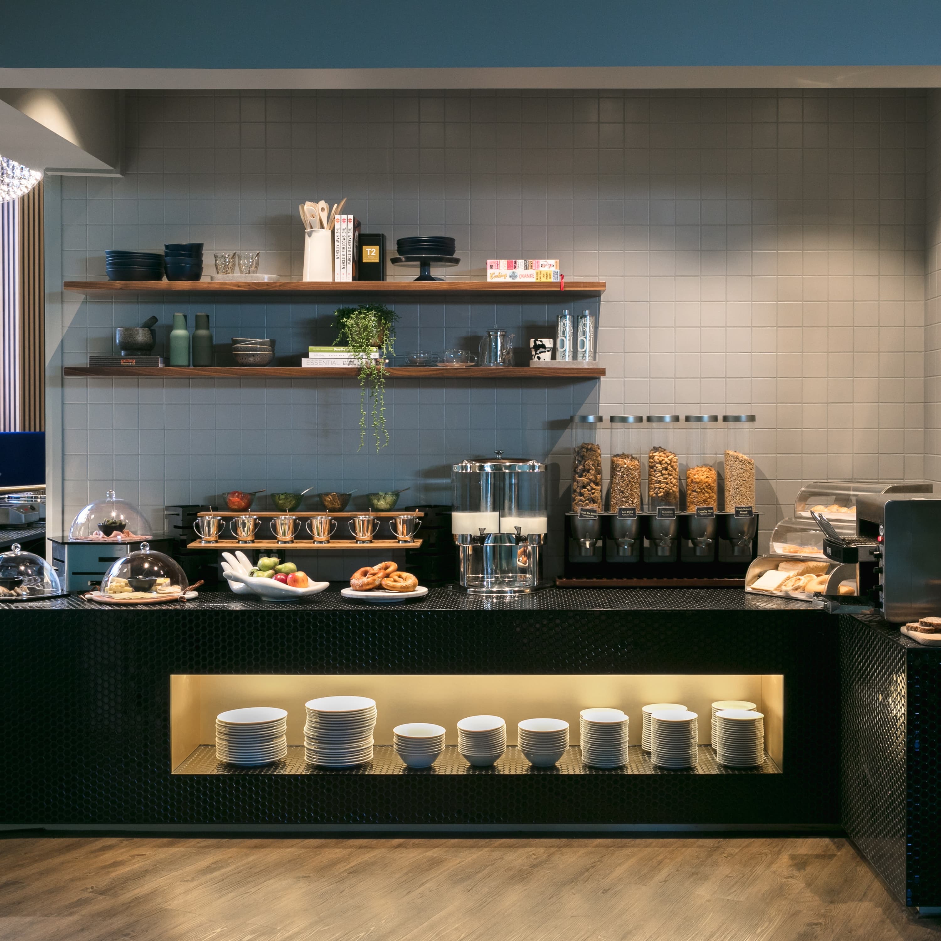 Naumi Auckland Airport