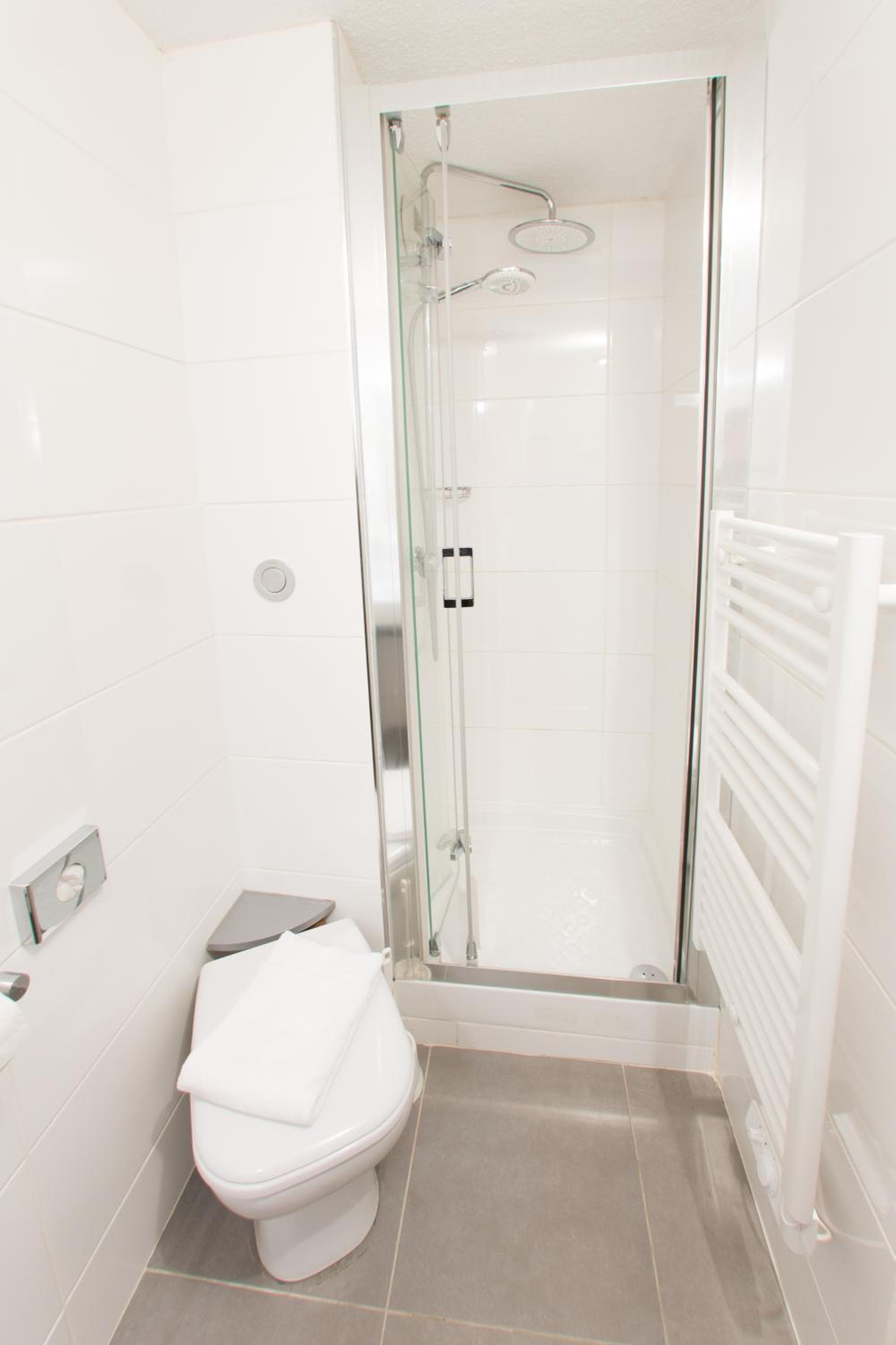 Hôtel Acadie Éragny