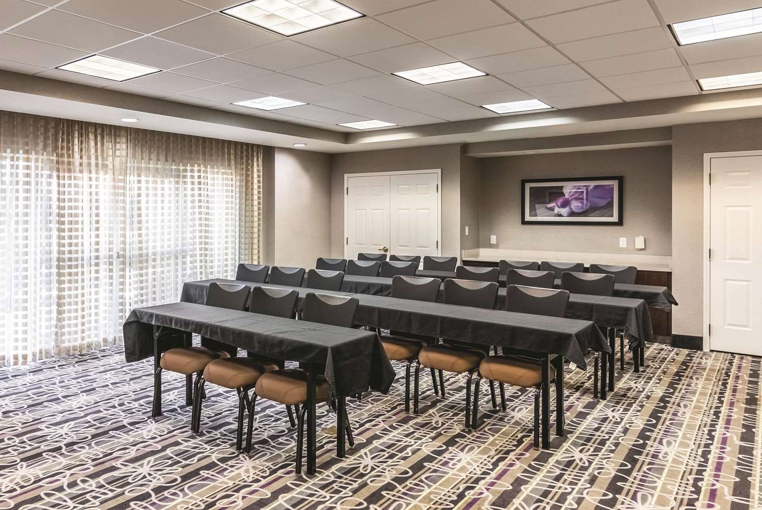 La Quinta Inn & Suites by Wyndham Orlando Airport