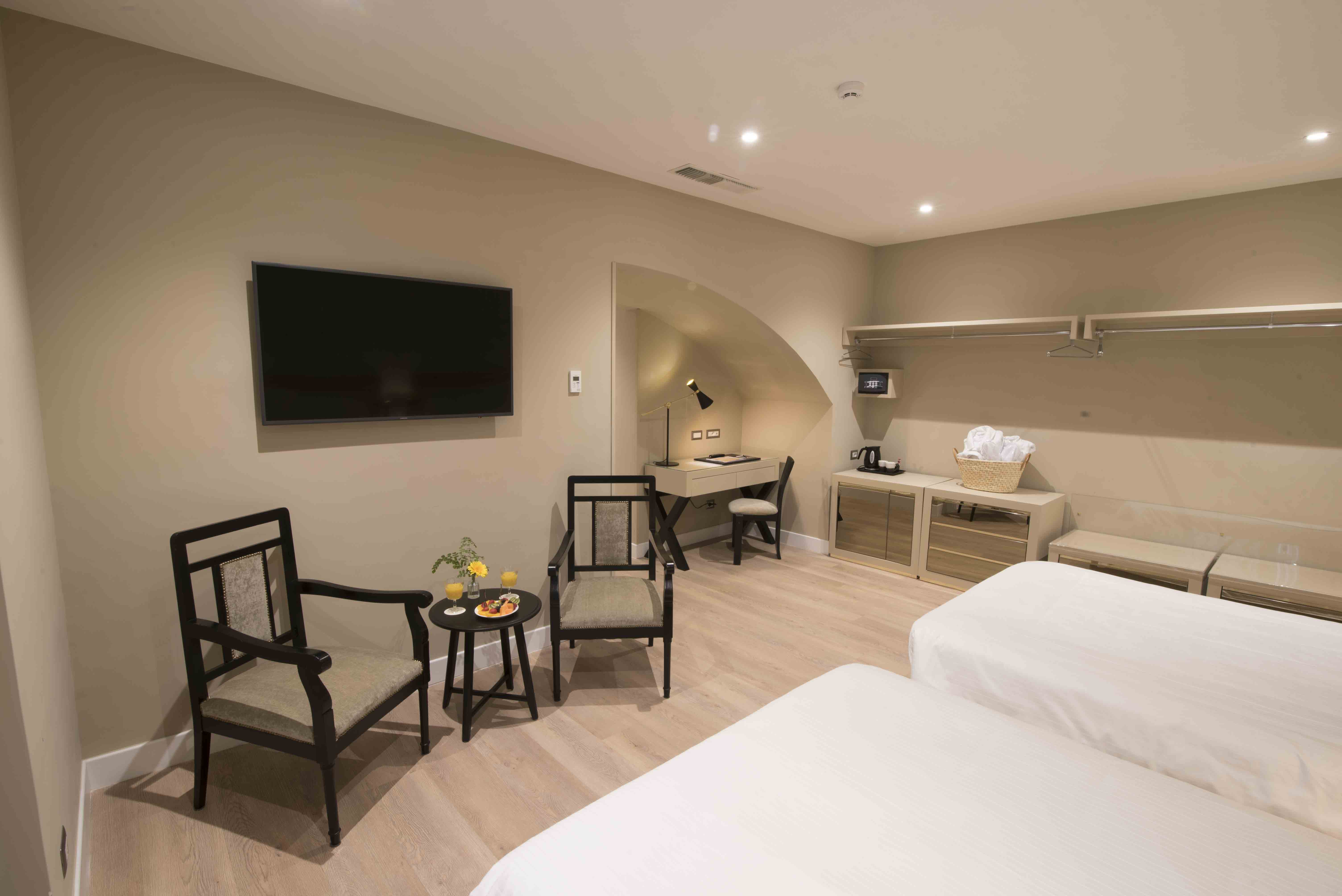 Caruso Place Boutique & Wellness Suites