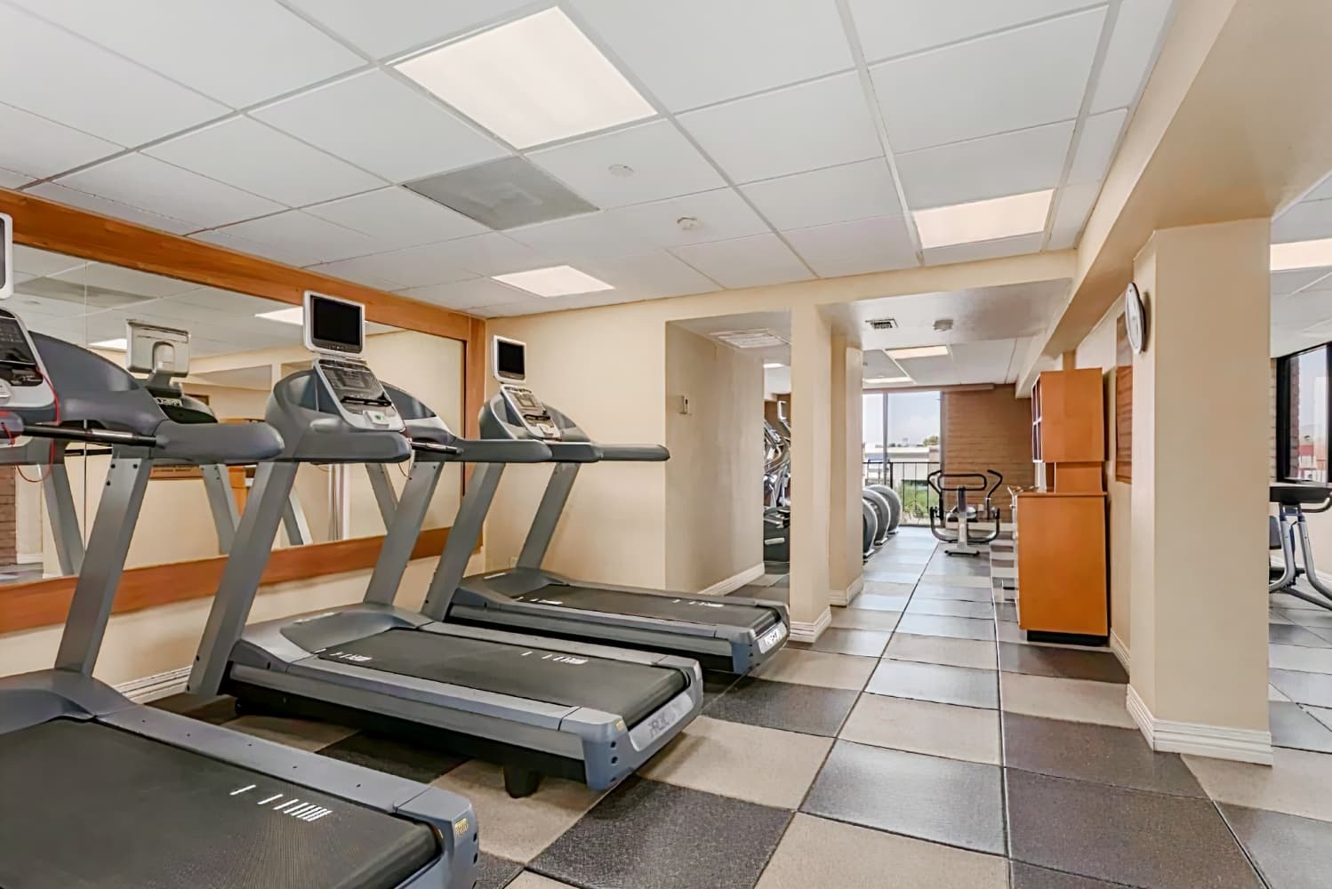 Embassy Suites by Hilton Phoenix Airport