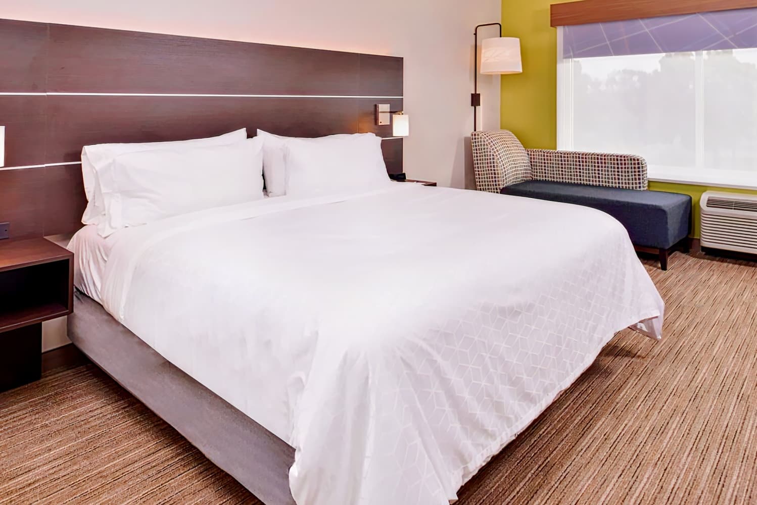 Holiday Inn Express & Suites Mall of America - MSP Airport