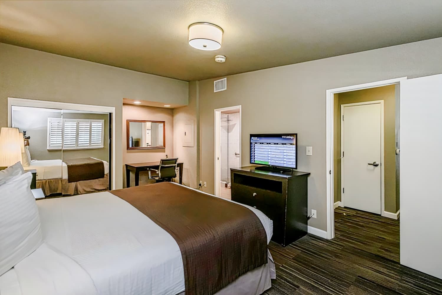 Lions Gate Hotel, A Trademark Collection by Wyndham