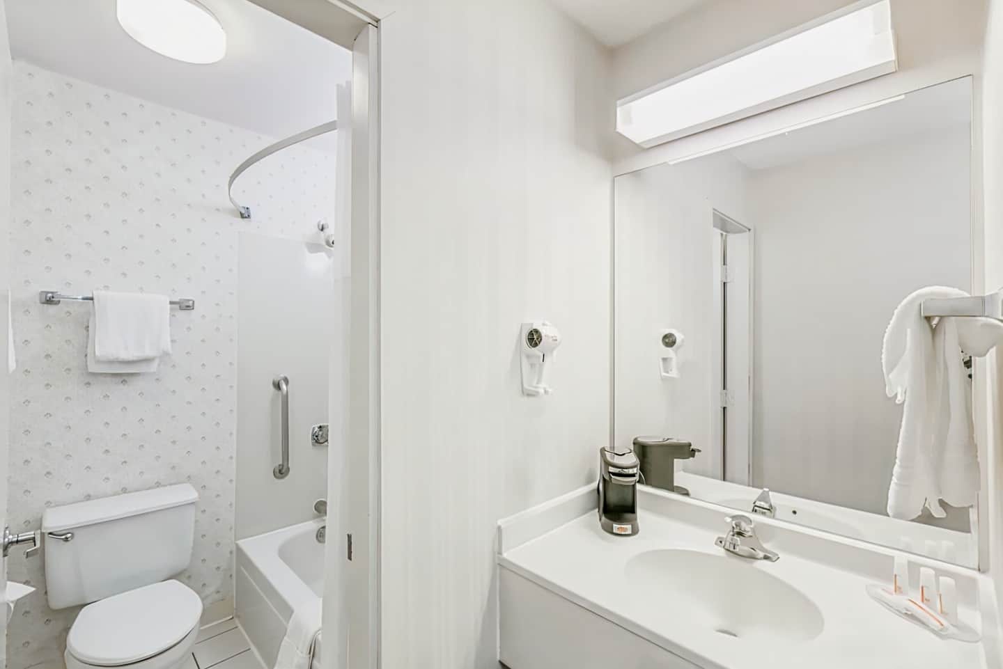 Days Inn by Wyndham Des Moines-West Clive