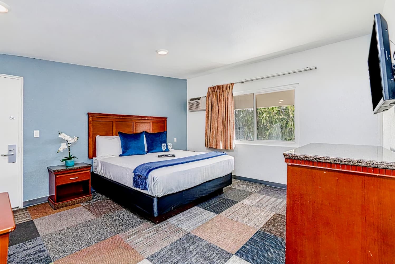 Pacific Inn and Suites-Convention Center-Gaslamp-Seaworld