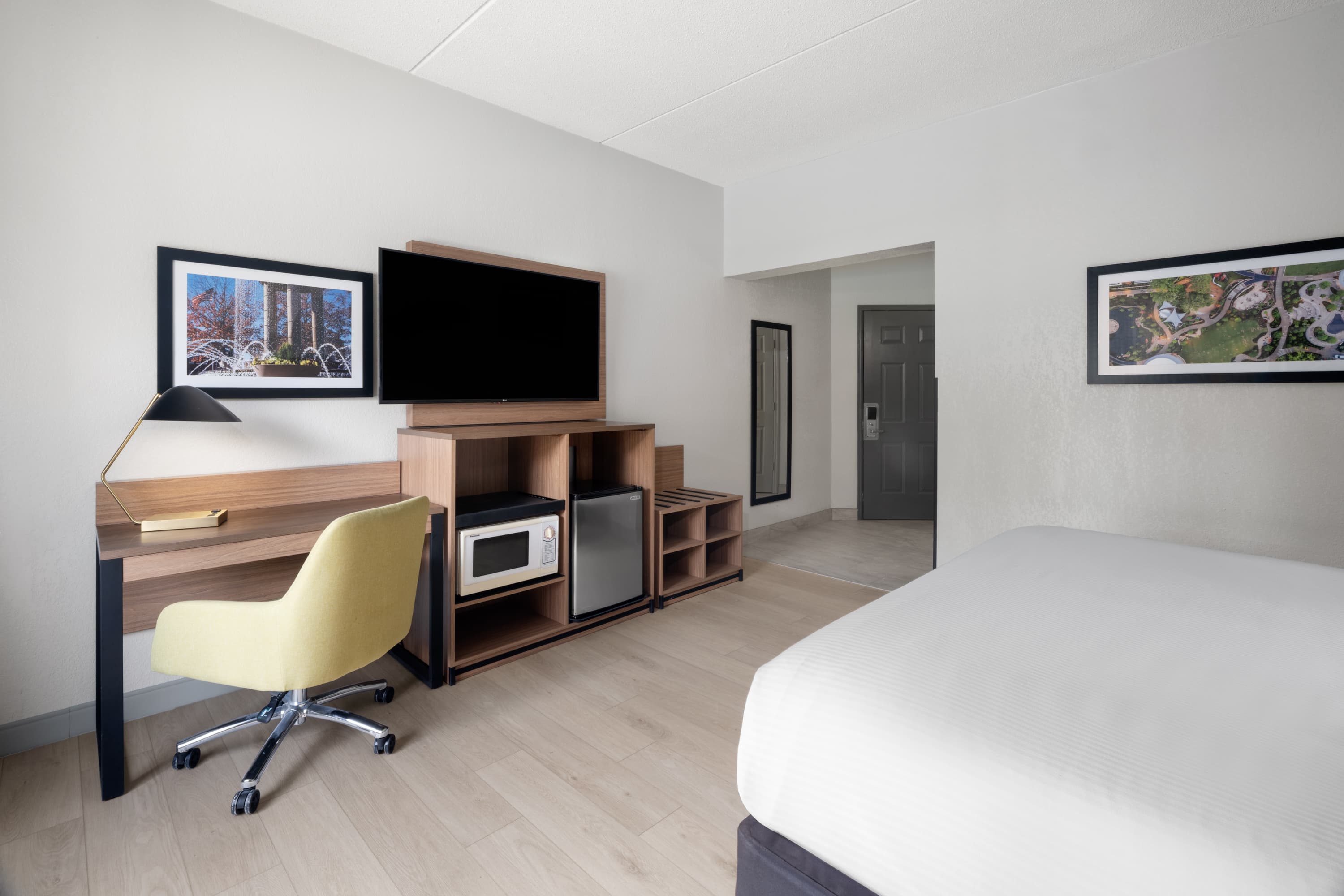 La Quinta Inn & Suites by Wyndham Raleigh Cary