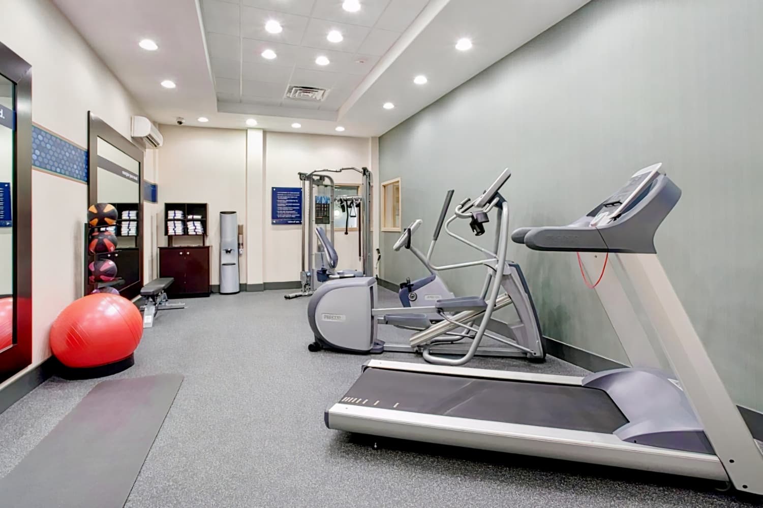 Hampton Inn & Suites Parker