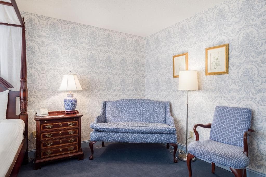 The Farmington Inn & Suites