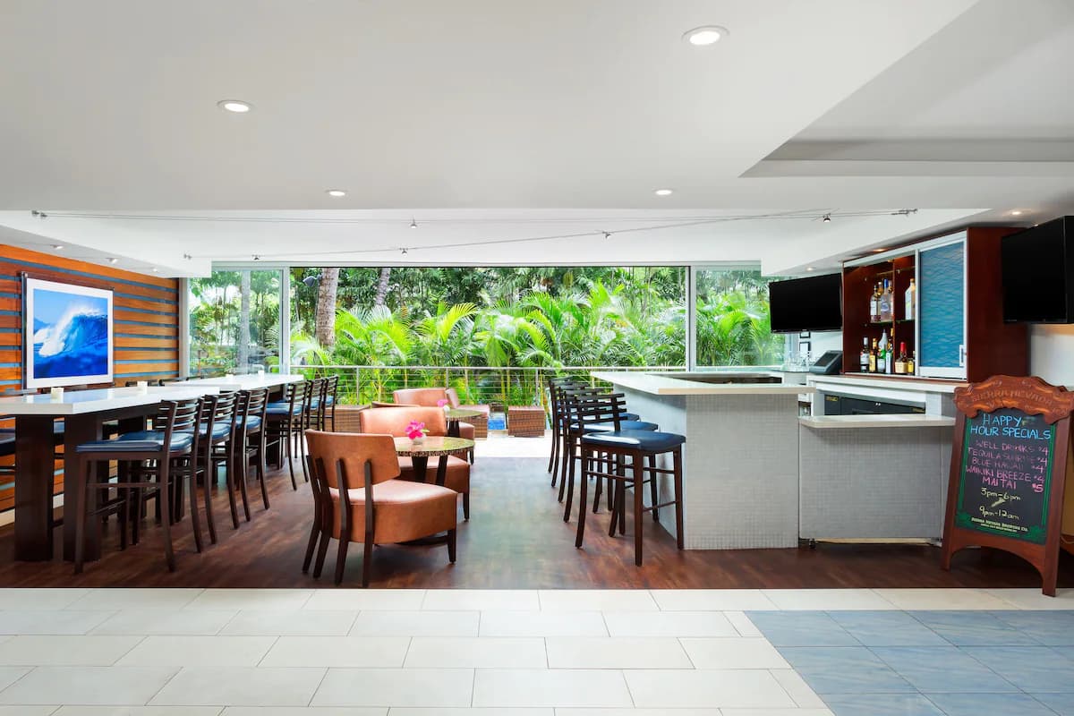 Courtyard by Marriott Waikiki Beach