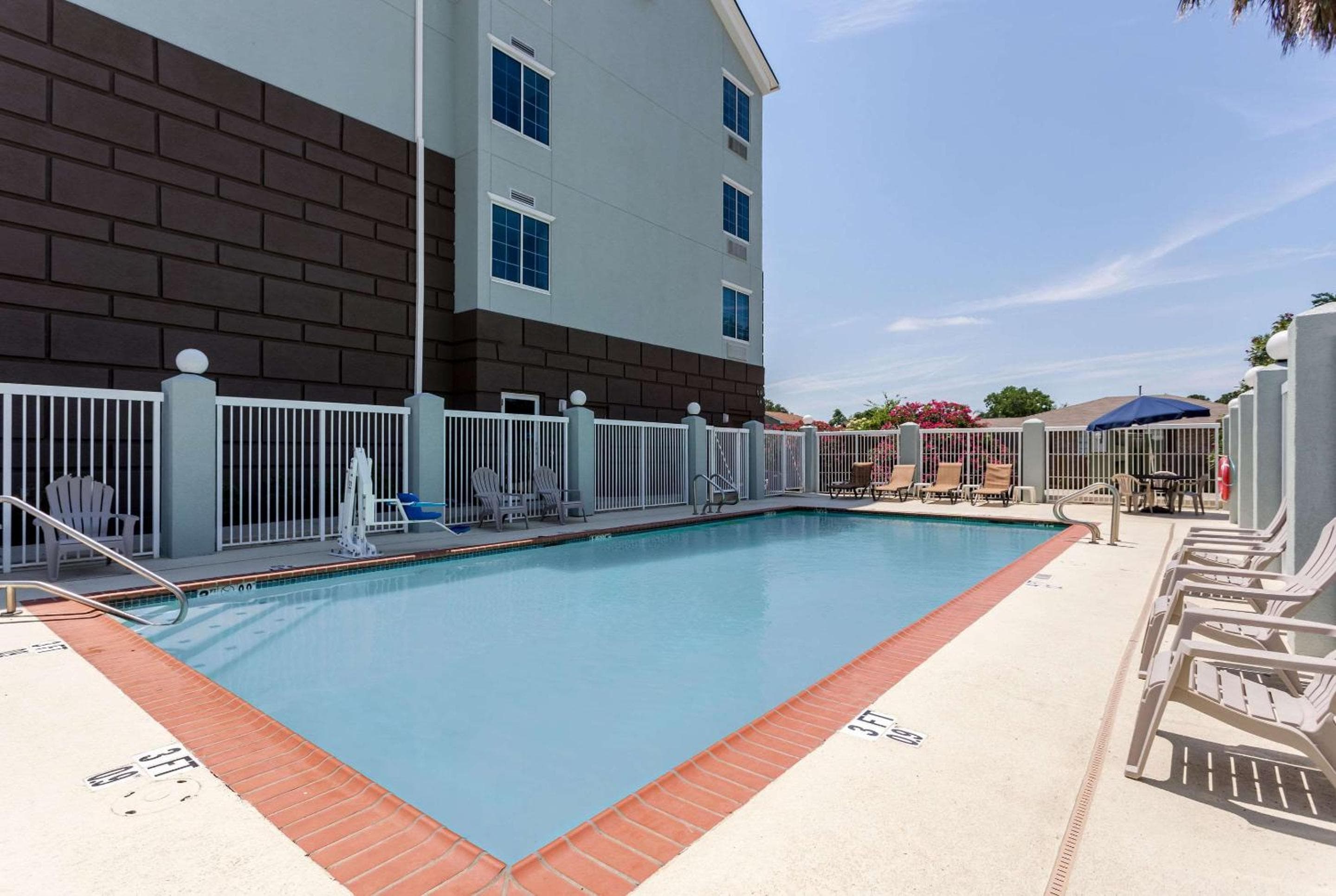 Comfort Suites New Orleans East