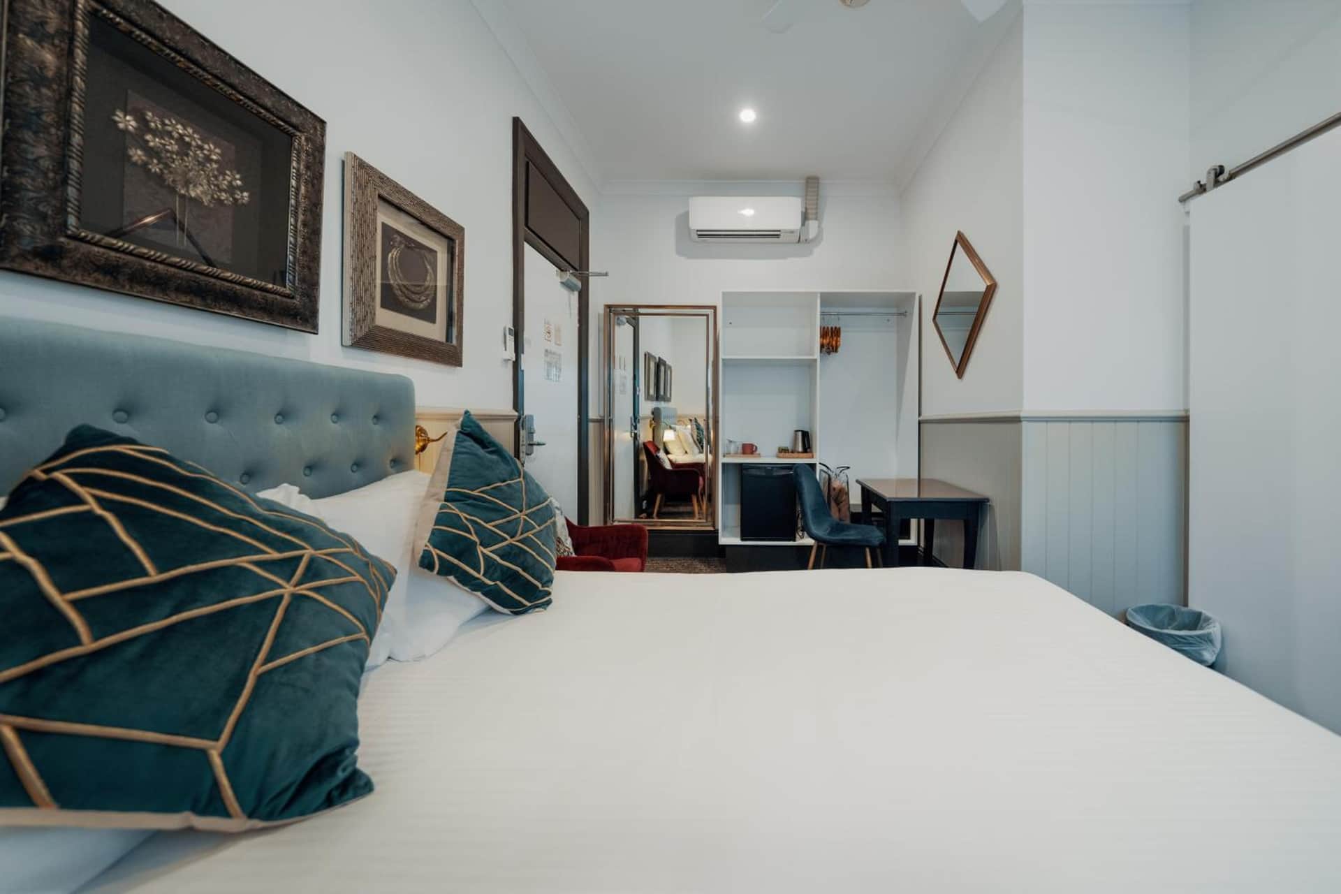 Cremorne Point Manor