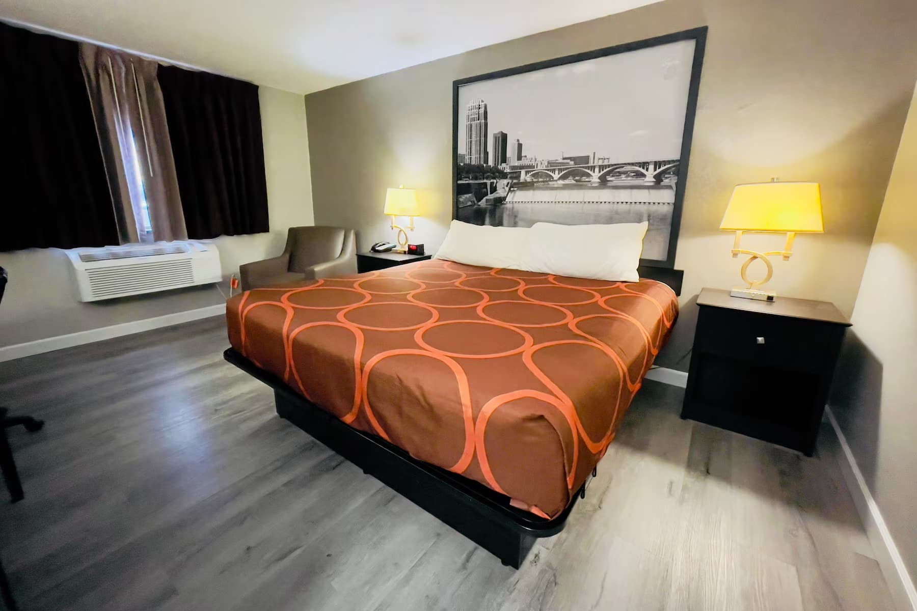 Super 8 by Wyndham Shakopee