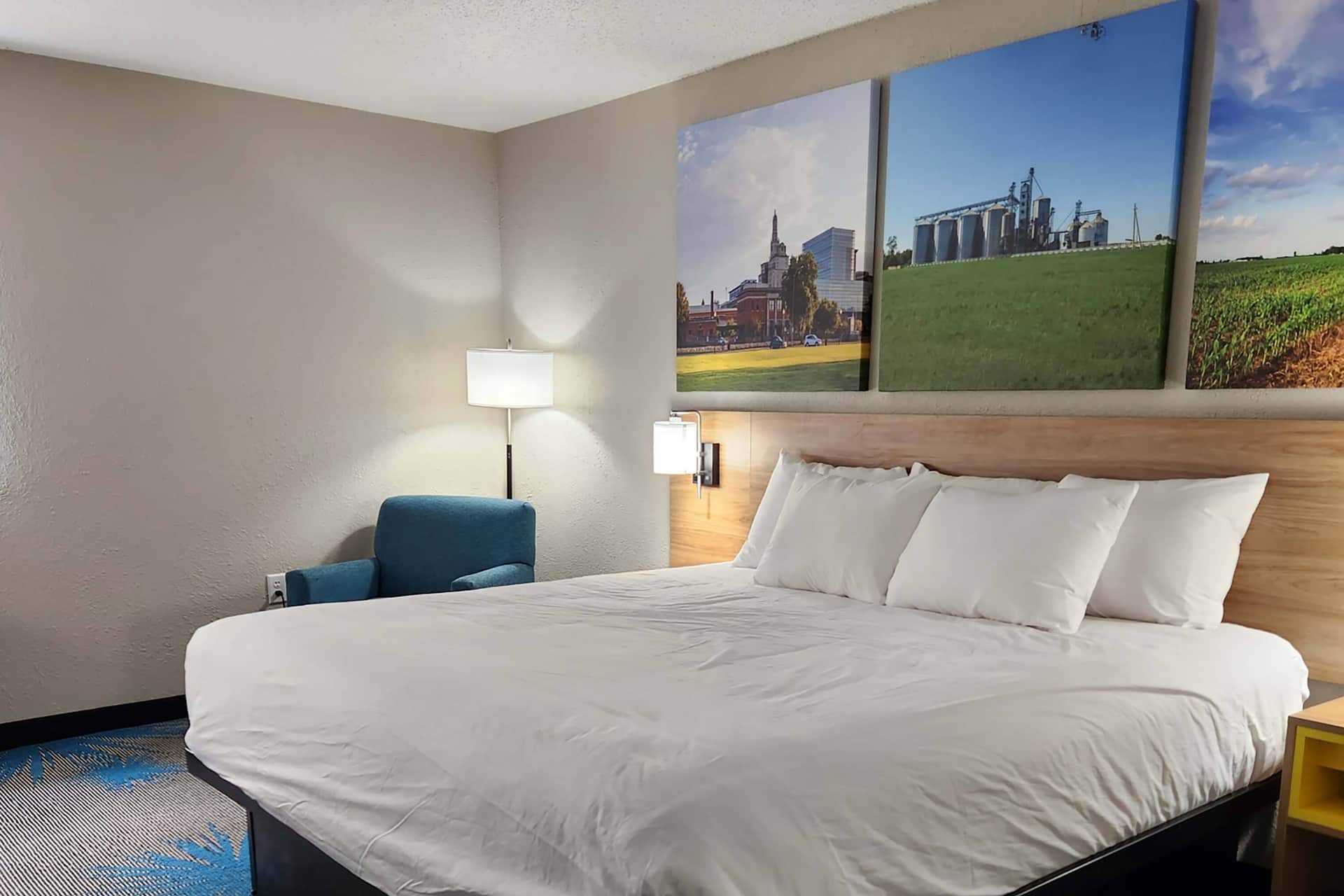 Days Inn by Wyndham Davenport