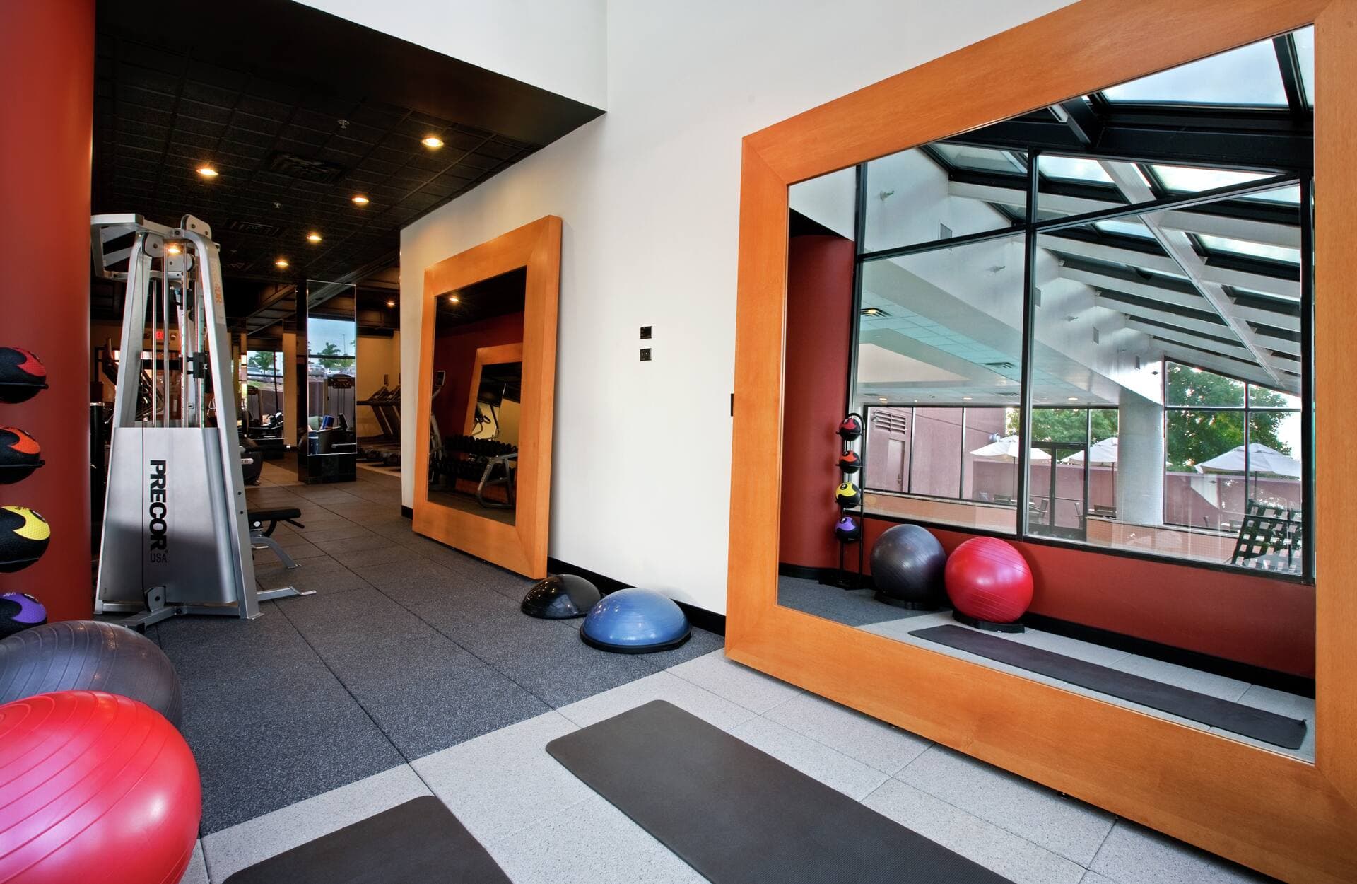 Hilton Suites Chicago/Oakbrook Terrace