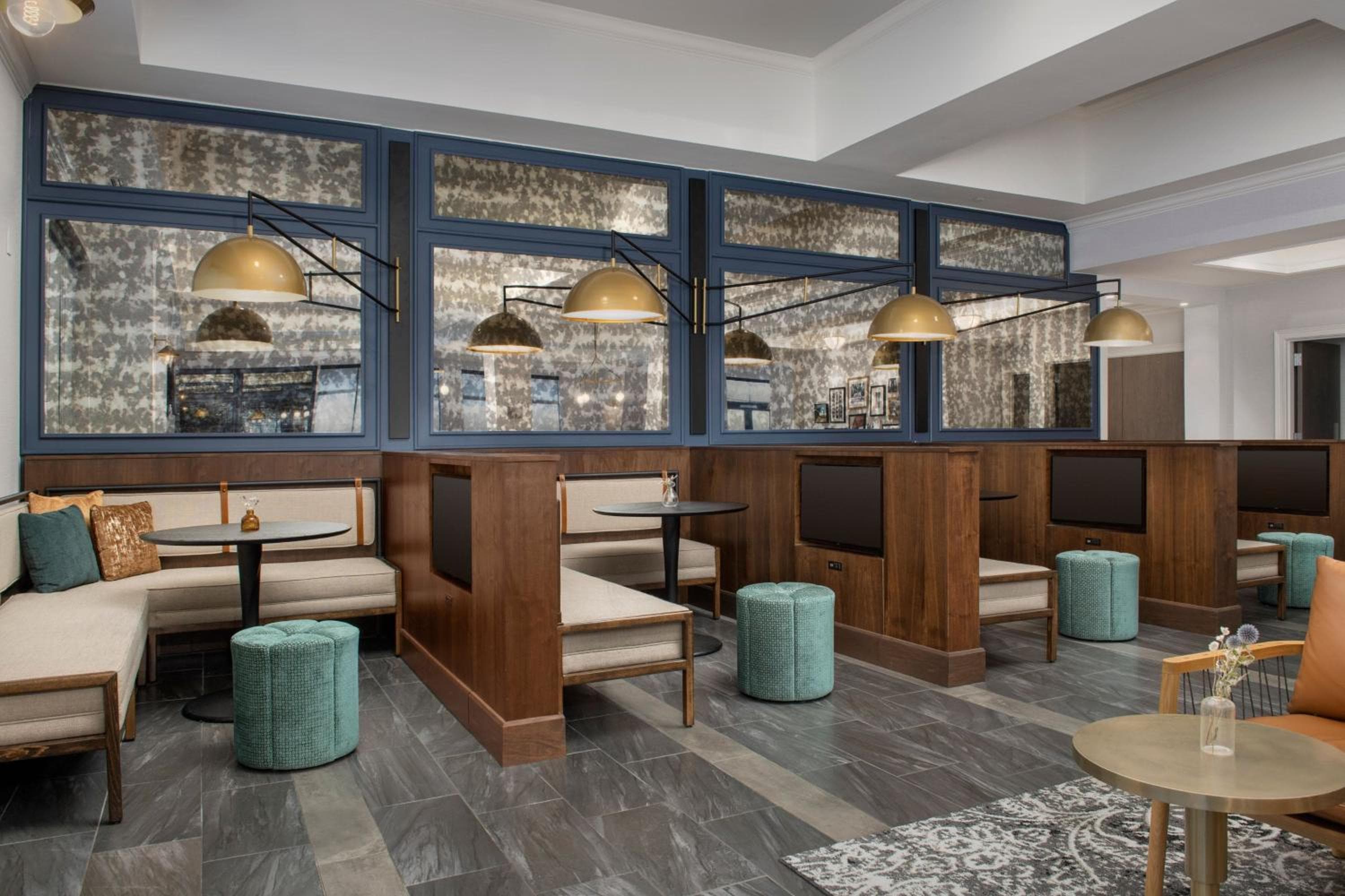 Courtyard by Marriott Savannah Downtown - Historic District