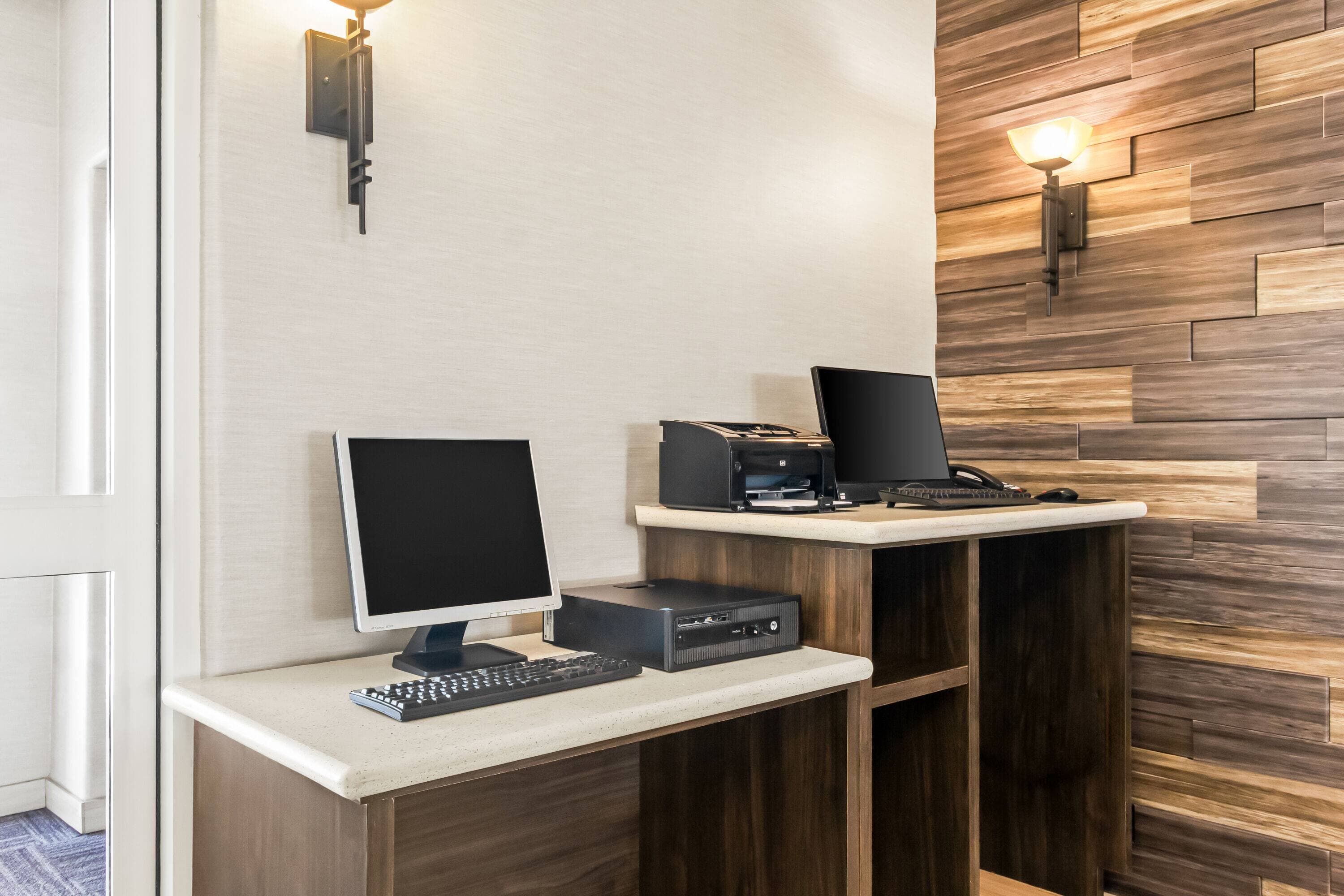 La Quinta Inn & Suites by Wyndham Houston Energy Corridor