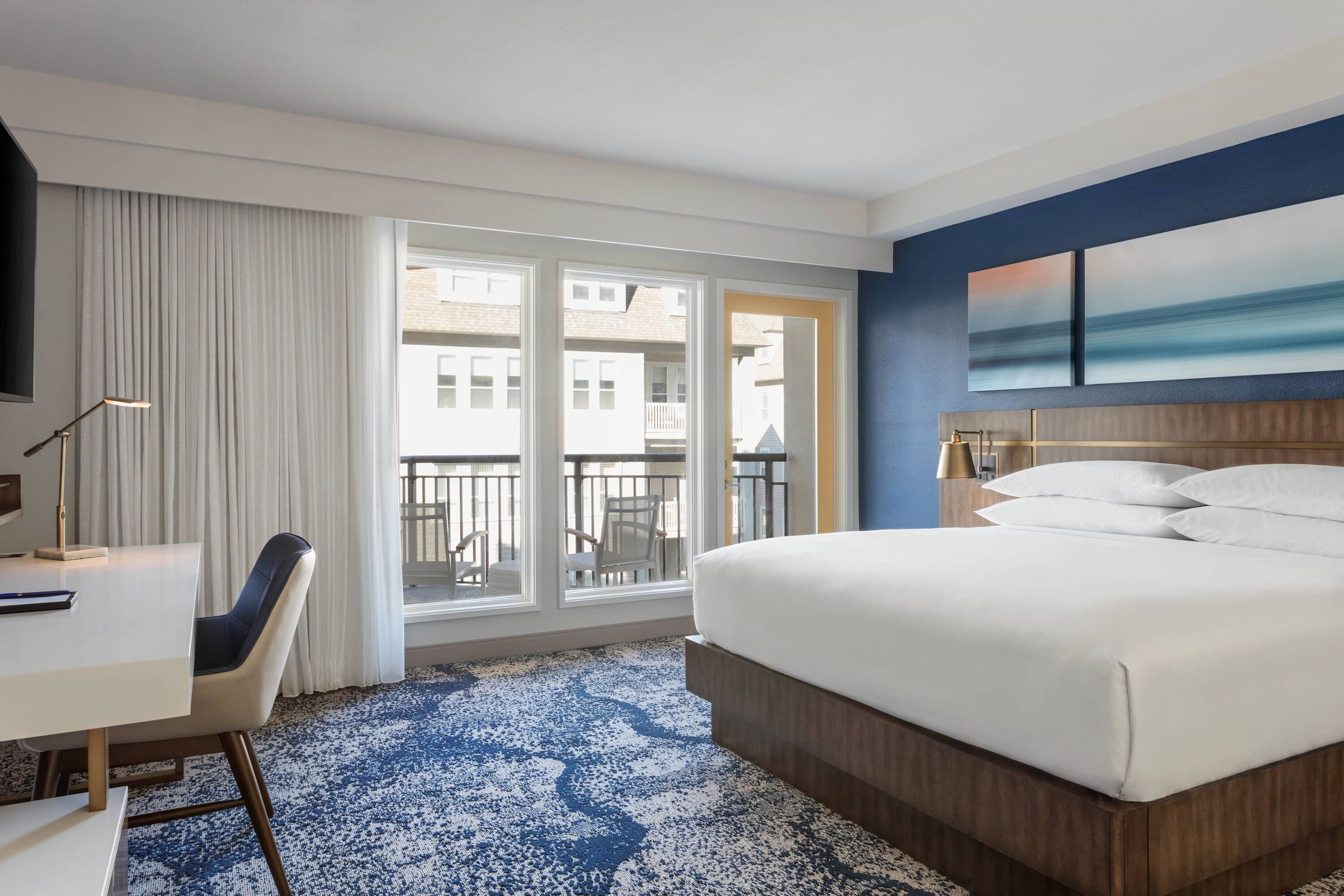 Delta Hotels by Marriott Virginia Beach Waterfront Suites