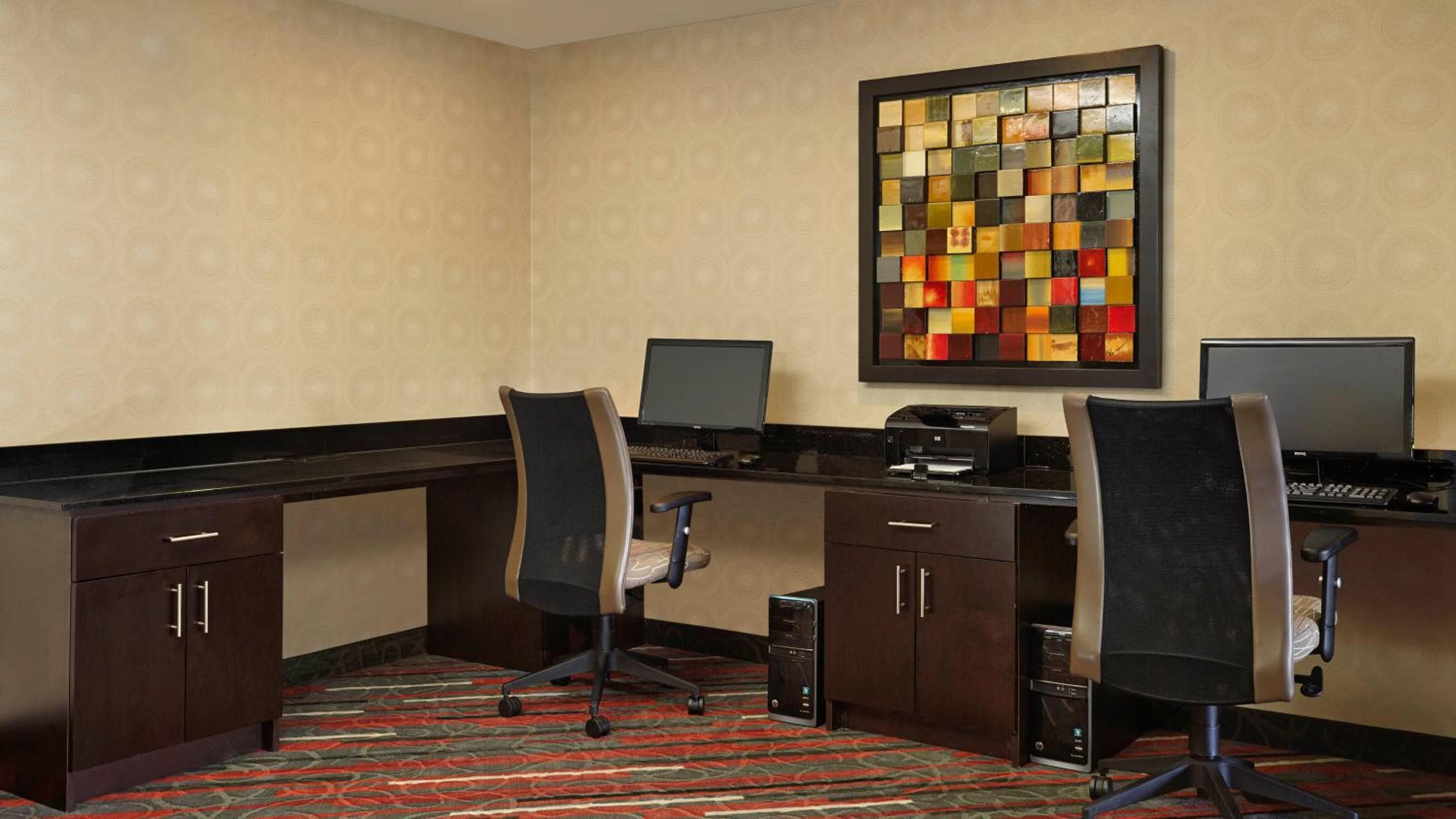 Holiday Inn Express & Suites - Naples Downtown - 5th Avenue