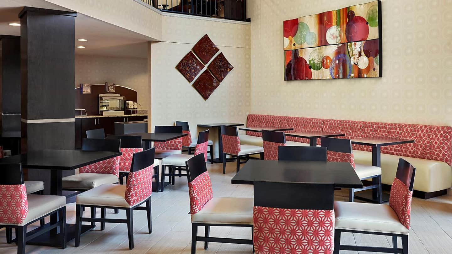 Holiday Inn Express & Suites - Naples Downtown - 5th Avenue