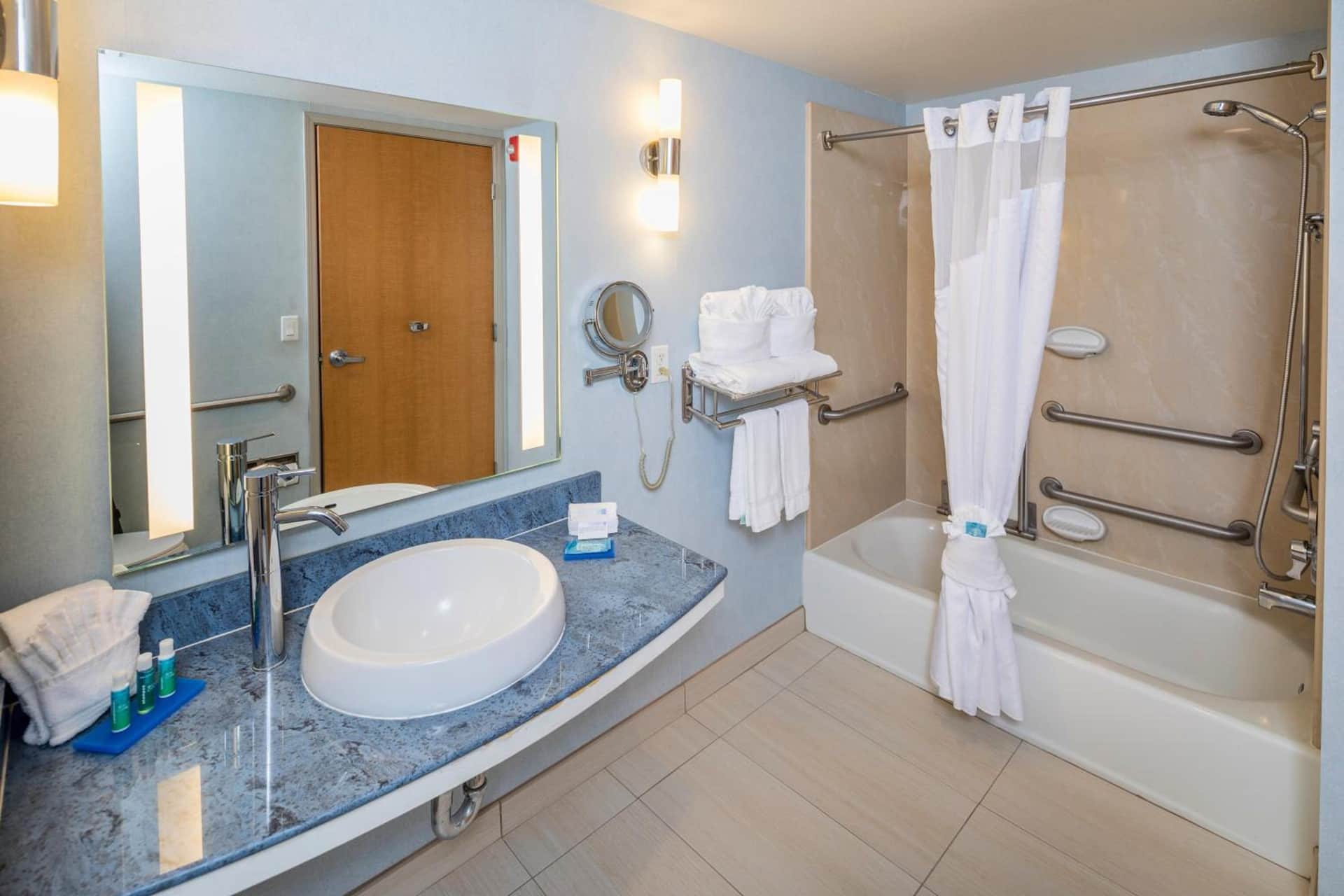 Holiday Inn Express & Suites Modesto