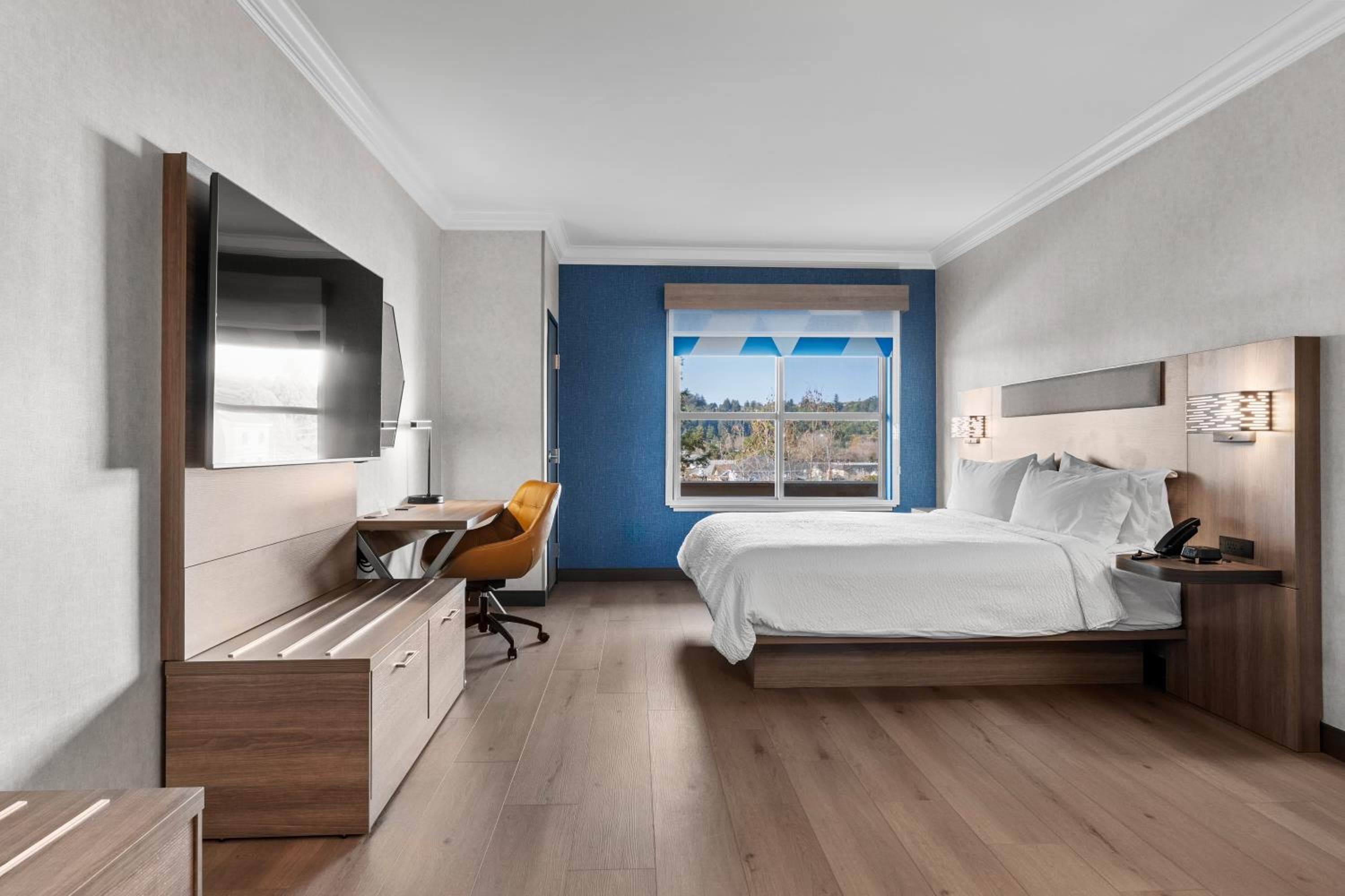 Holiday Inn Express Hotel & Suites Santa Cruz by IHG