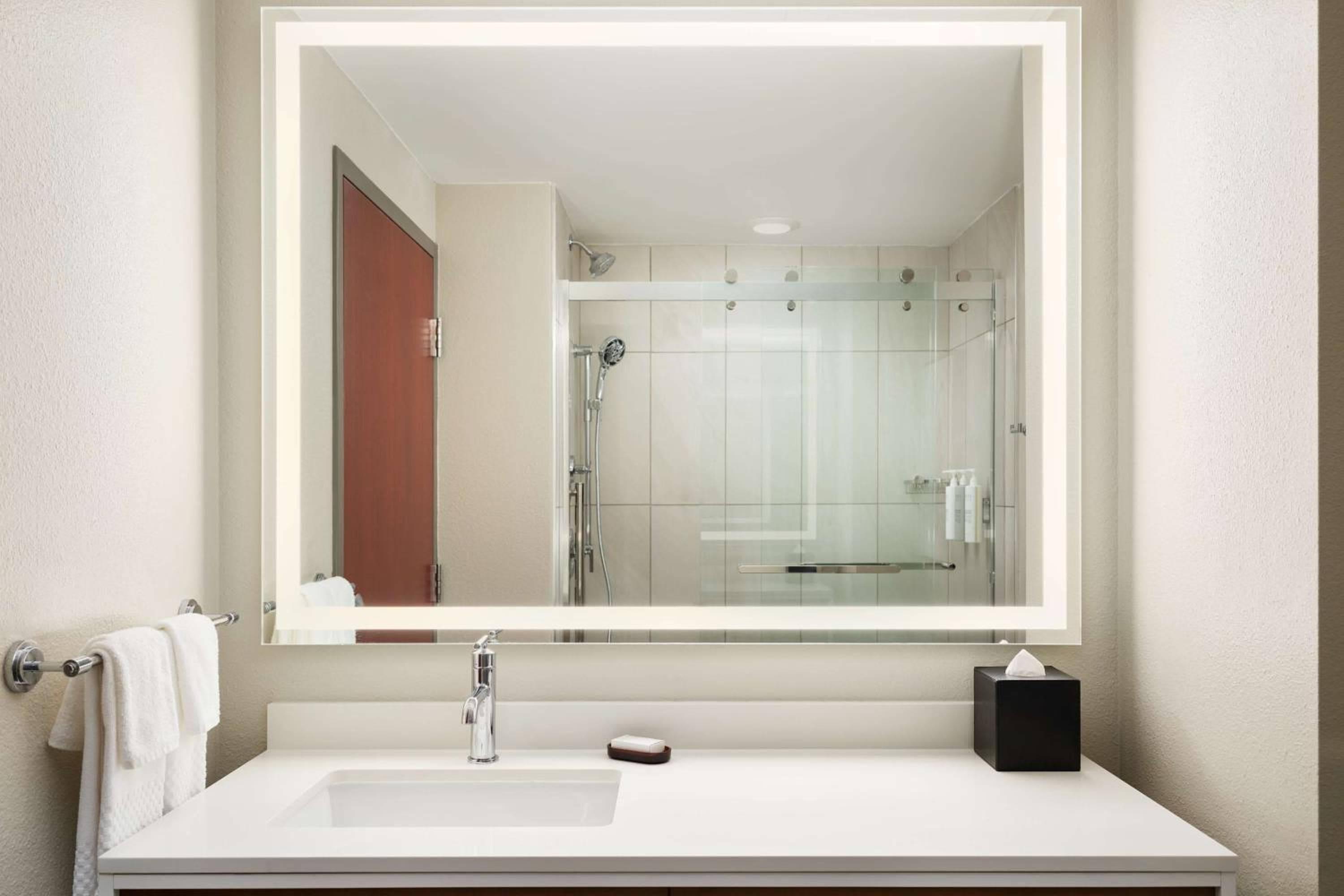 Embassy Suites by Hilton Hampton Convention Center