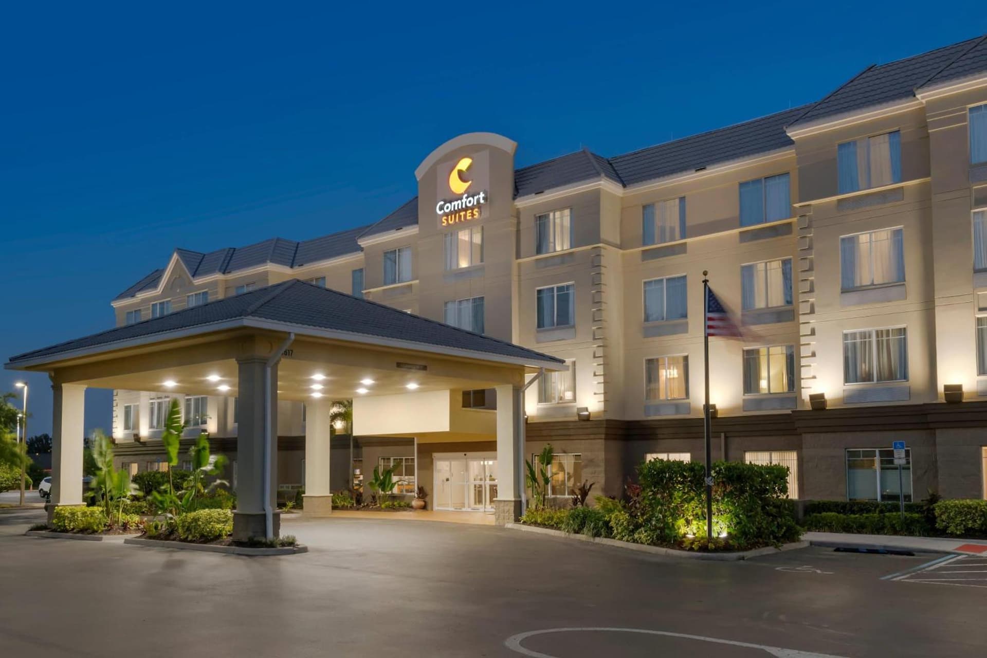 Comfort Suites Near Universal Orlando Resort