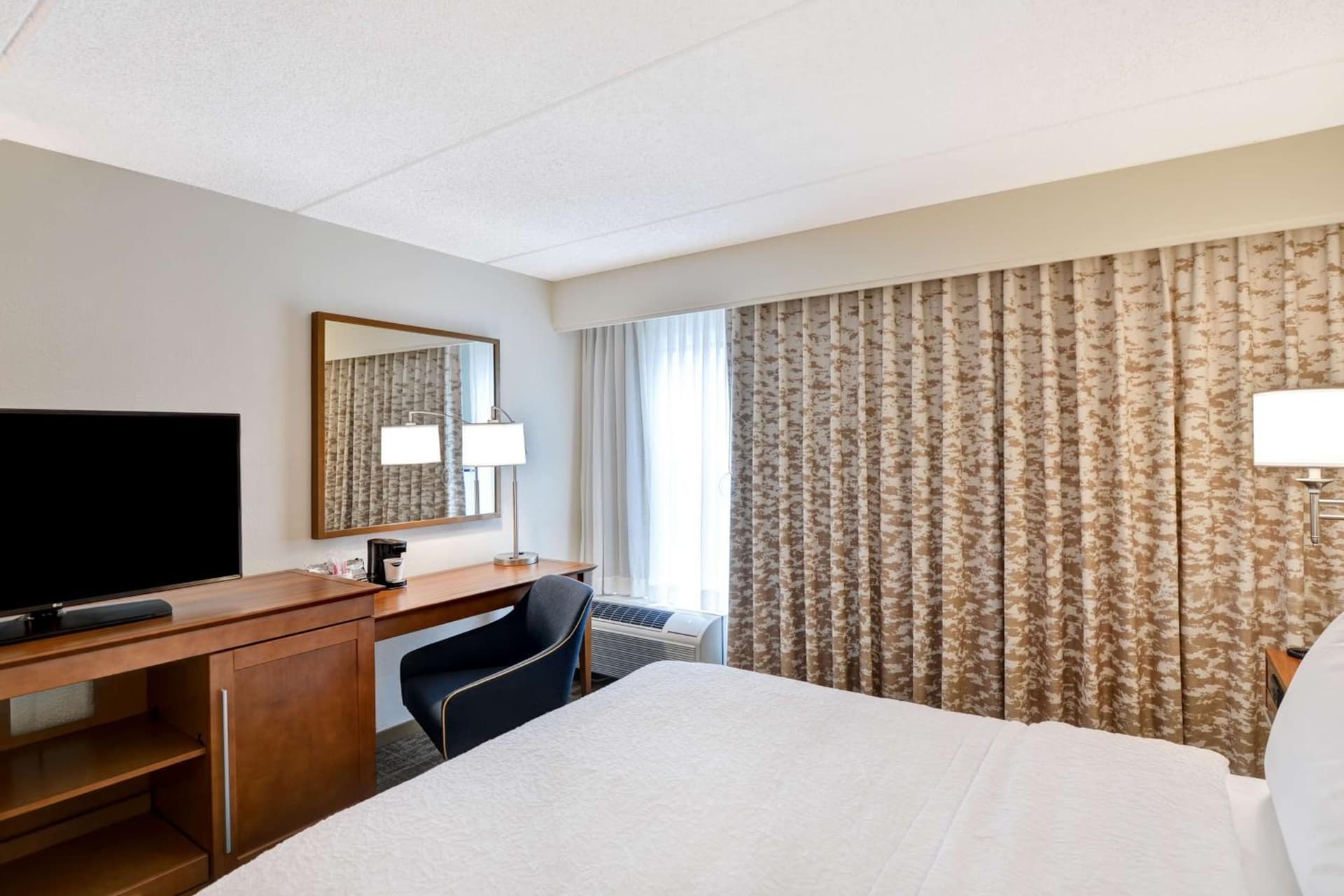 Hampton Inn Albany-Wolf Road (Airport)